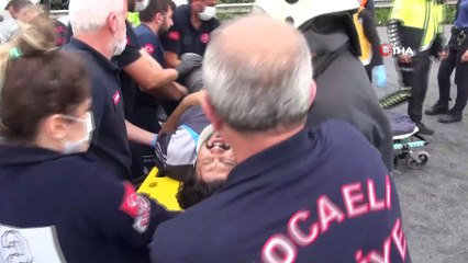 Kocaeli TEM Otoyolu'nda balık yüklü tır devrildi: 1 yaralı