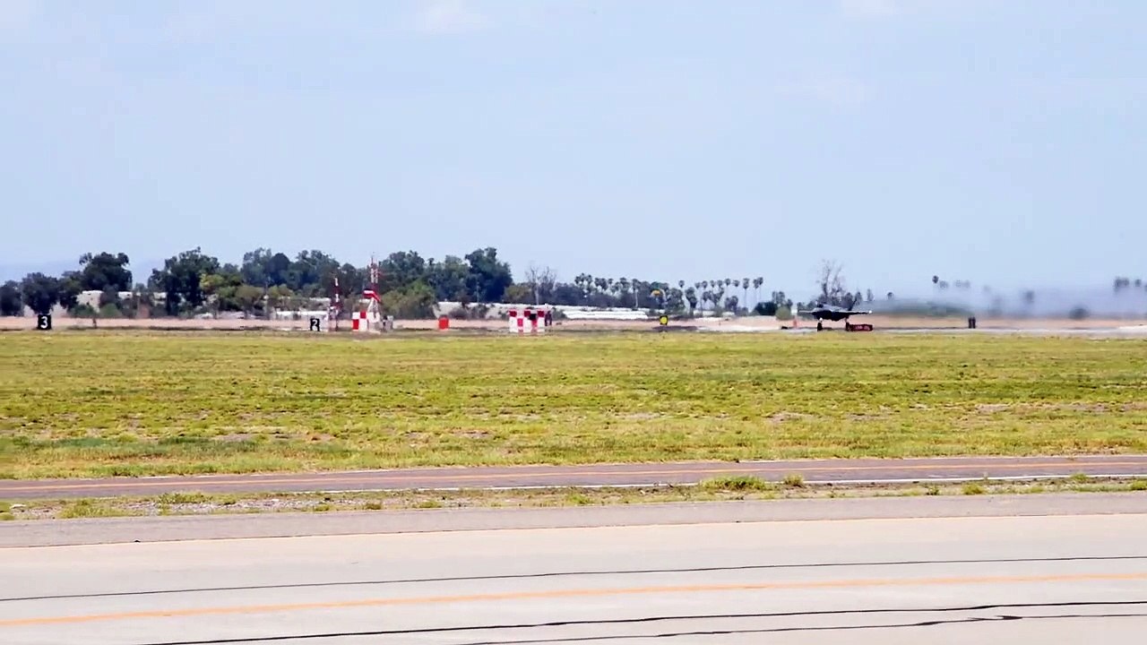 US Air Force •  F-35 Lightning II • Stealth Multirole Combat Aircraft • Take Offs & Landings