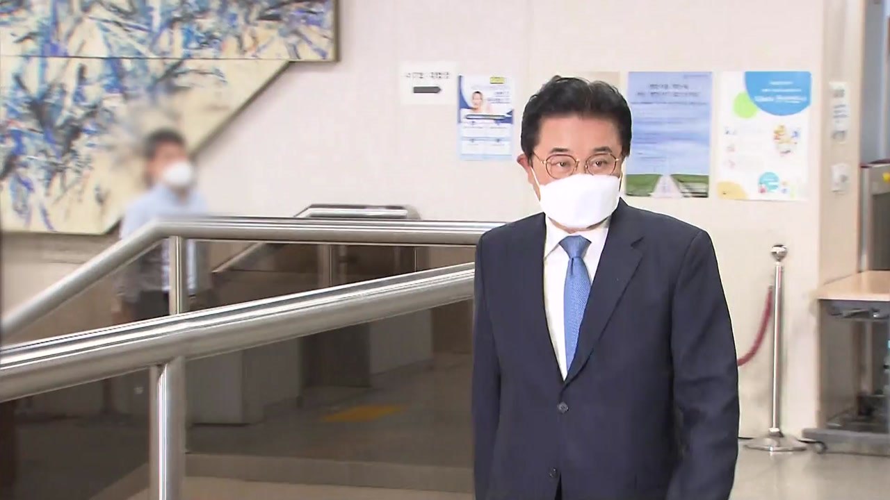 '홈쇼핑 뇌물' 전병헌 前 정무수석, 항소심서 집행유예로 감형 / YTN
