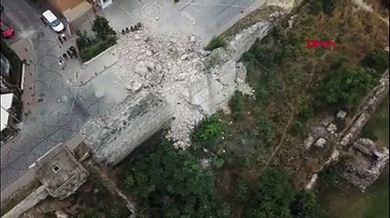 Fatih'te tarihi surlarda çökme