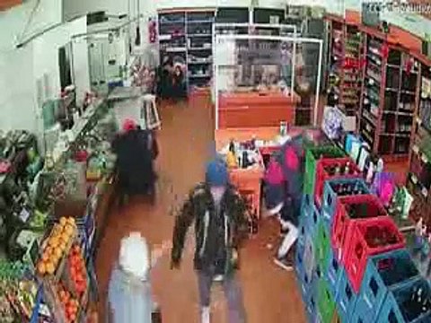 Arjantin'de marketteki silahlı soygun kamerada