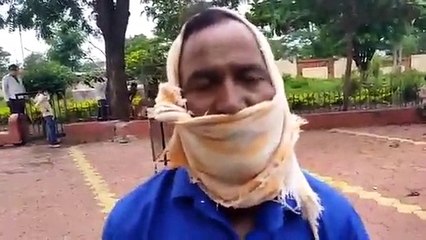 हाउसिंग बोर्ड कॉलोनी के लोग पहुंचे कलेक्ट्रेट, सौंपा ज्ञापन