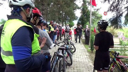 Düzceli bisikletçiler, 15 Temmuz şehidi için 260 kilometre pedal çevirdi