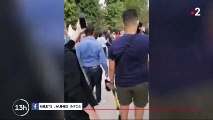 14 juillet : Emmanuel Macron pris à partie par des "gilets jaunes"