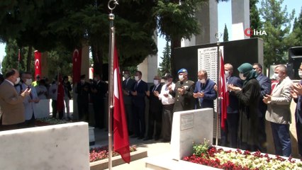 Şehitliği ziyaret eden Vali Atik, şehit aileleriyle yakından ilgilendi