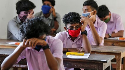 Gov't criticised for making cuts to India's school curriculum