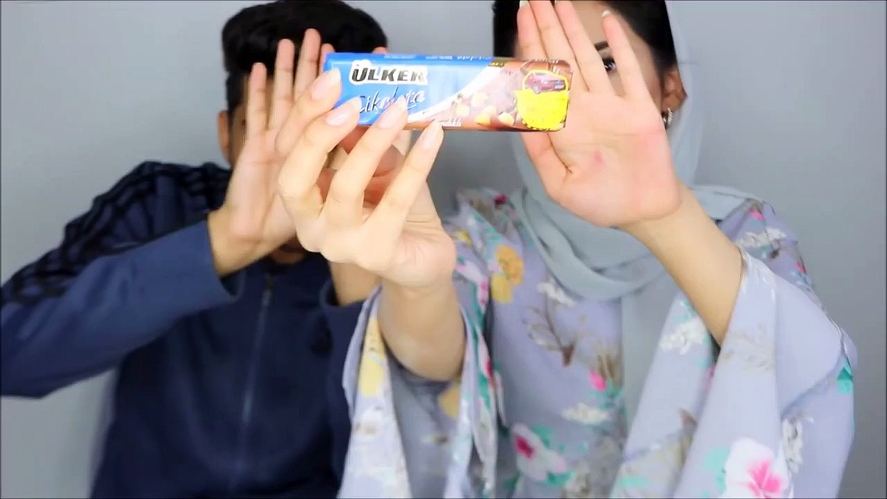 CANADIANS TRY TURKISH SNACKS