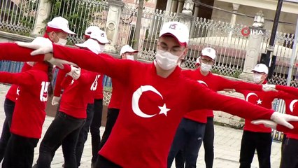 15 Temmuz koreografisi izleyenleri mest etti