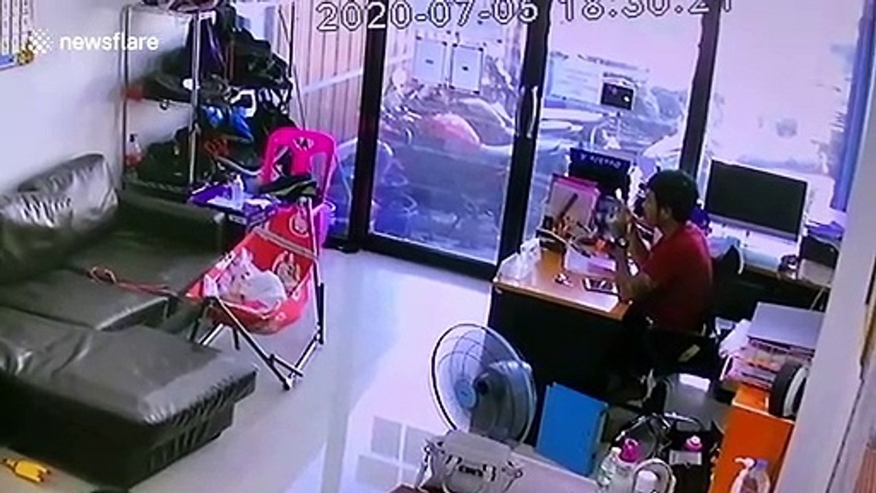 Thai baby girl falls from hammock before father takes revenge by kicking it