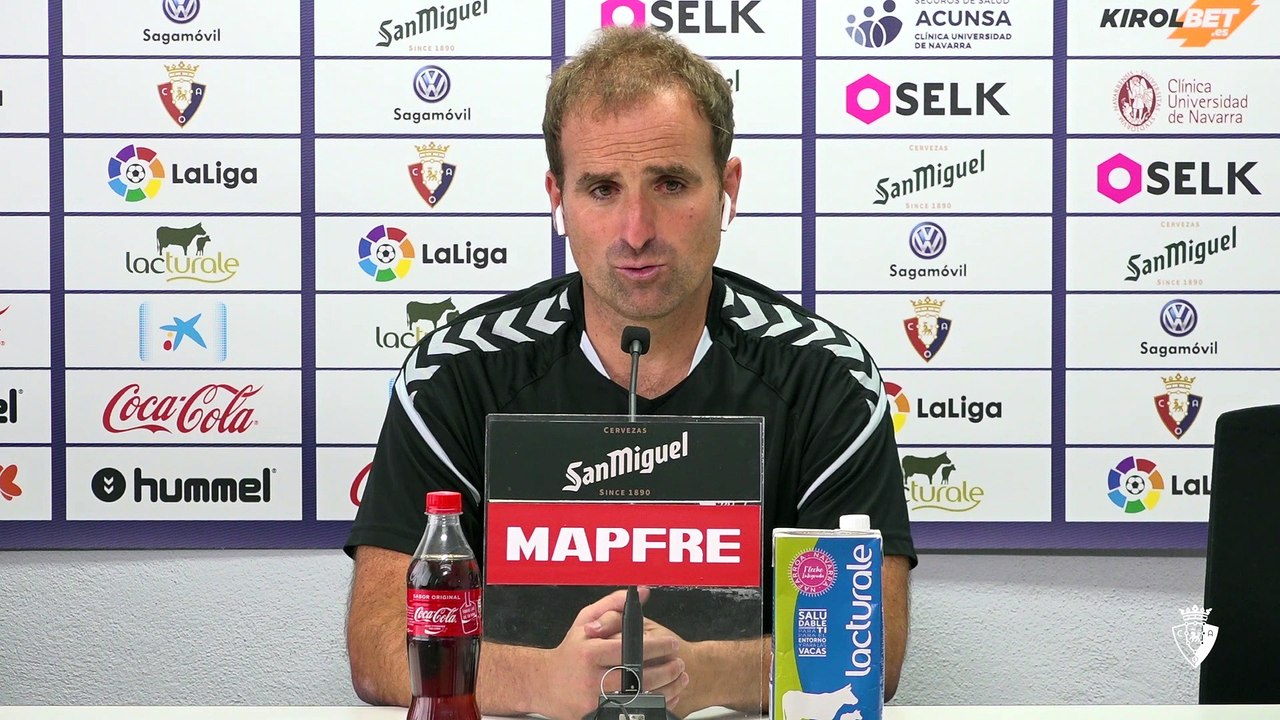 Rueda de prensa de Jagoba Arrasate antes de la visita de Osasuna al Barcelona en el Nou Camp