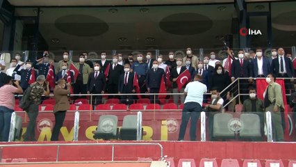 Dünyadaki en büyük Türk bayrağı Kayseri'de açıldı