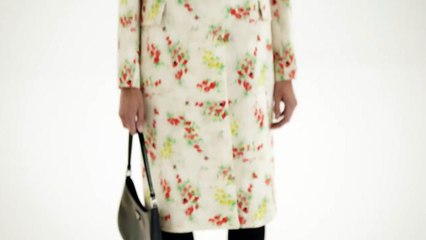 Prada تصدر Chapter 1 من مجموعة  Multiple Views