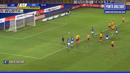 Erick Pulgar erro penal ente el Lecce
