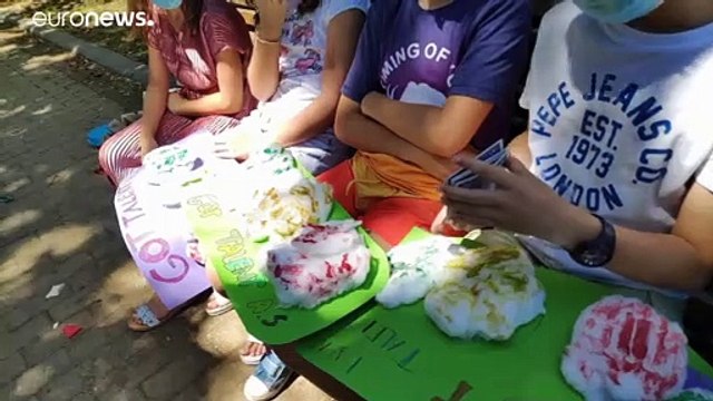 Online Tiere streicheln - leere Ferienlager im spanischen Corona-Sommer