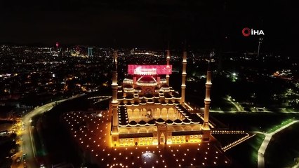 Sela seslerinin yükseldiği Büyük Çamlıca Camii havadan görüntülendi