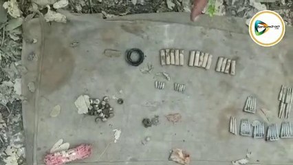 বারিকুলে মাওবাদীদের পুঁতে রাখা প্লাস্টিক ক্যান থেকে মিলল প্রচুর কার্তুজ,ডিটোনেটর, গান পাউডার।