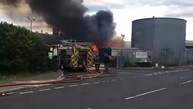 Huge fire at Rotherham recycling centre sends smoke billowing (video by Lyle Burns)