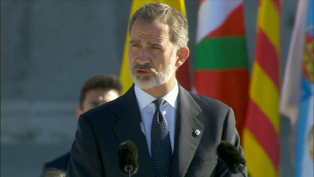 Rey apela a homenajear a víctimas de Covid con espíritu de superación