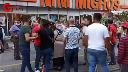 Cadde ortasında kadınların saç saça baş başa kavgası kamerada