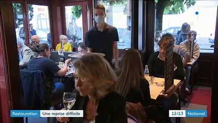 Coronavirus - La Patrouille de France organise plusieurs survols des hôpitaux français pour rendre hommage aux soignants - VIDEO