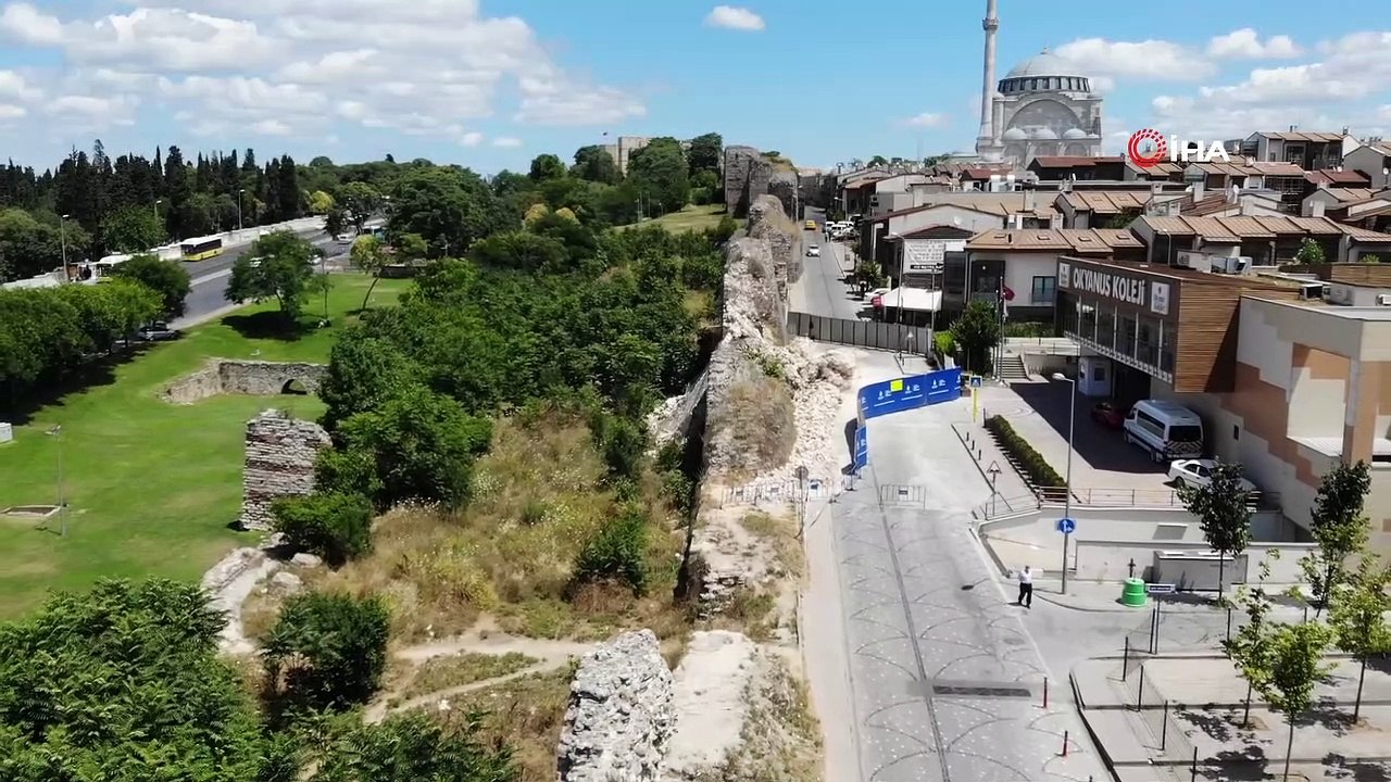 Fatih’te çöken tarihi surlar havadan görüntülendi