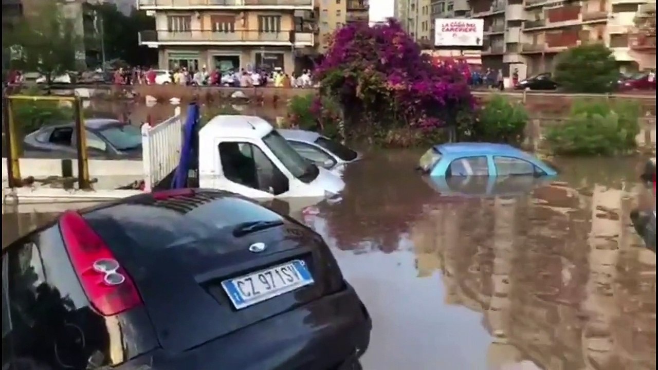 Un orage soudain et très violent frappe Palerme en Italie ! 15 Juillet 2020