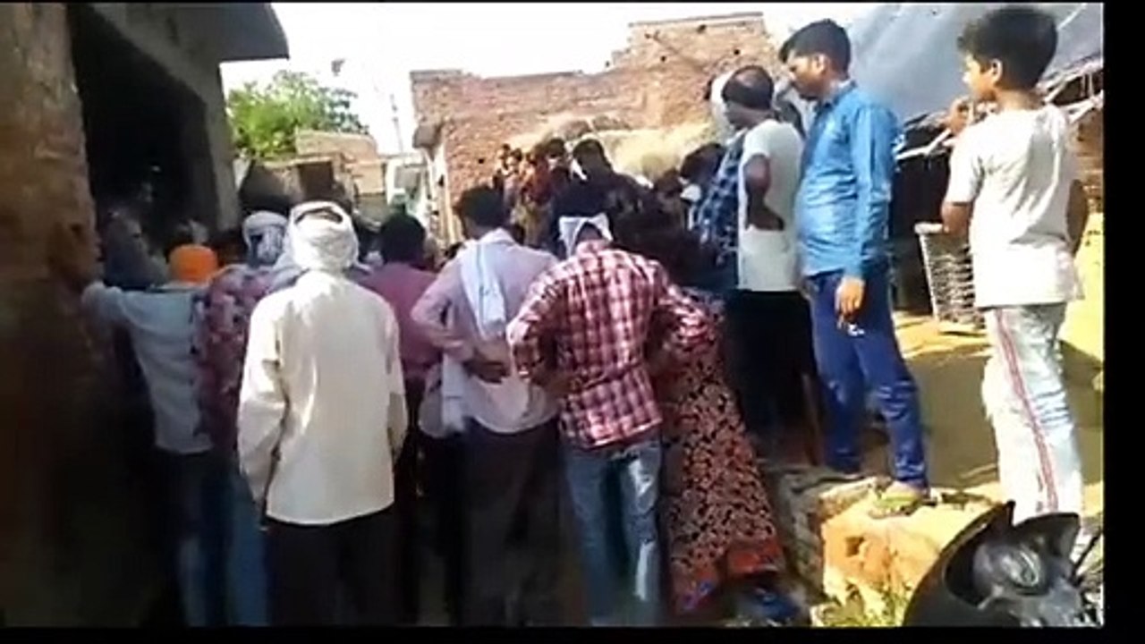 महिला ने अज्ञात कारणों के चलते फांसी लगाकर की आत्महत्या
