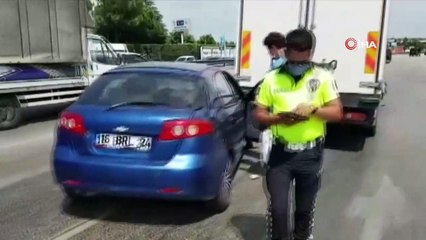 Yağ akıtan kamyon ortalığı birbirine kattı