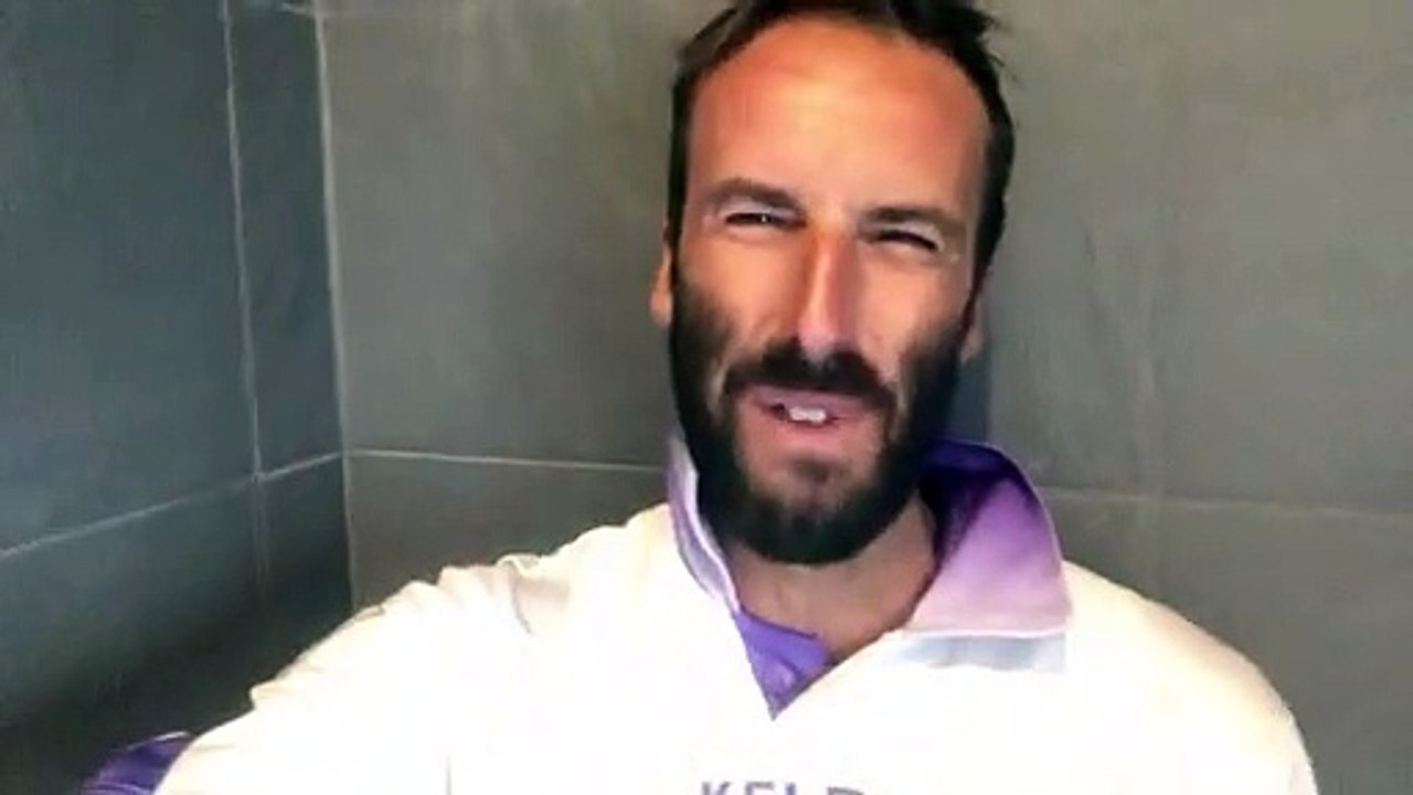 “OJEDA SE BAÑA EN LECHE PARA CELEBRAR LA LIGA”