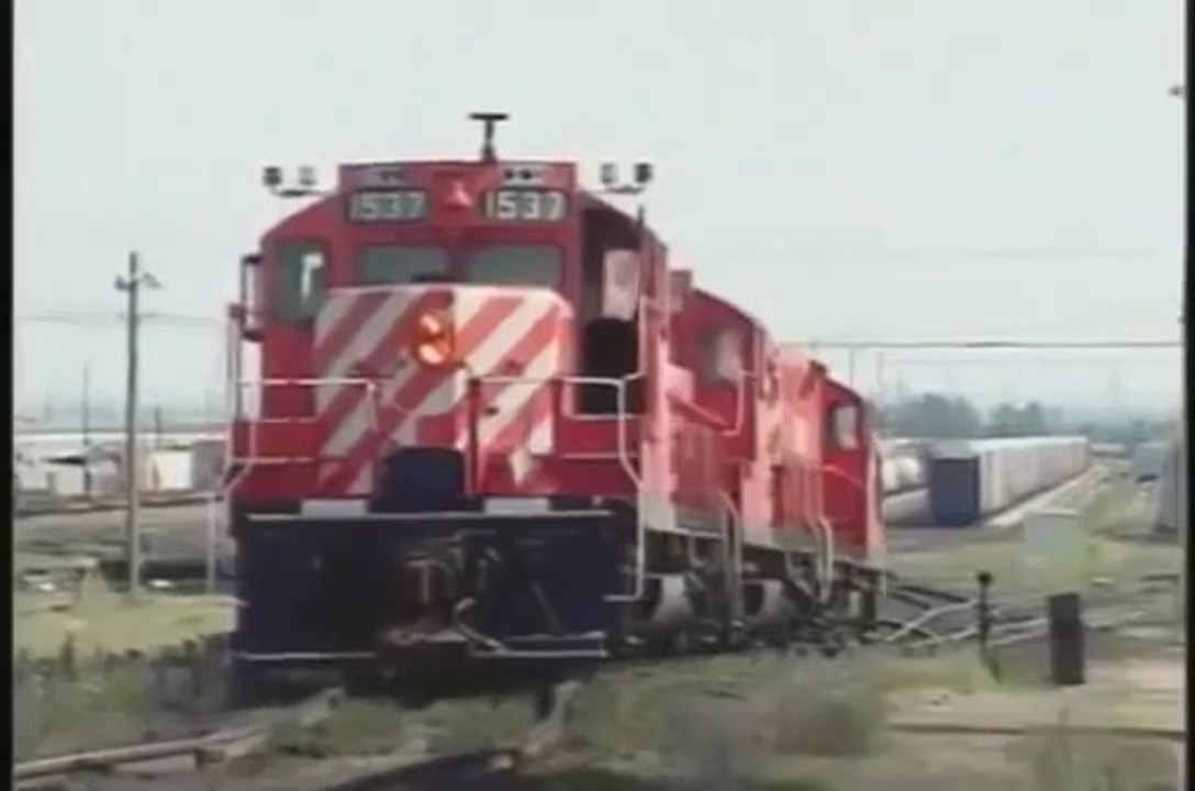 Mighty Machines: At The Train Yard