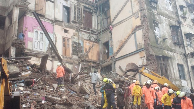 Part of building crashes in Mumbai, many feared trapped