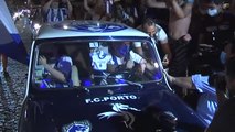 Miles de aficionados celebran la victoria del Oporto sin cumplir las medidas de seguridad