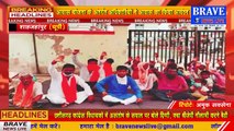 #Tilhar : बर्षों इंतजार के बाद रंजीत पहुंचा अपने आवास, दो दिन से बैठा था धरने पर, 10 दलितों को दिए गए आवास | BRAVE NEWS LIVE