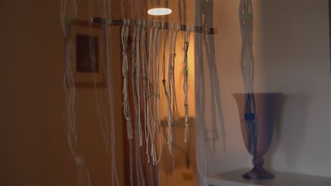 Boho-Heimdekoration: Vom gebrochenen Ast zur Makramee-Wandkunst