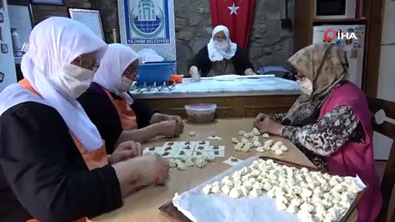 Şehirde çalışanlar öğle yemeklerini yemek için bu köye geliyor