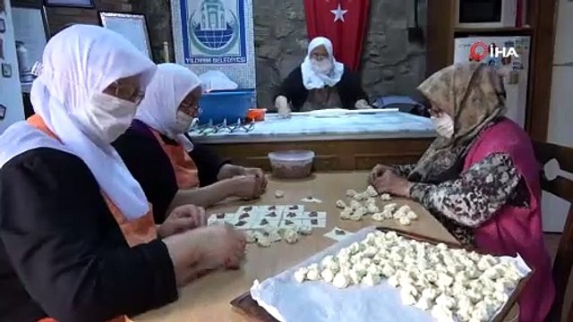 Öğle yemeğini yemek için Çalıkuşu Feride’nin köyüne gidiyorlar...