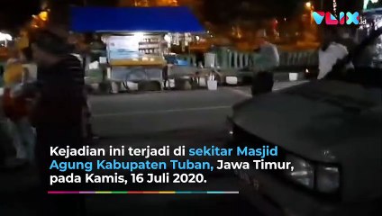 Depan Masjid Agung, Hijabers Ketahuan Mesum Dalam Mobil
