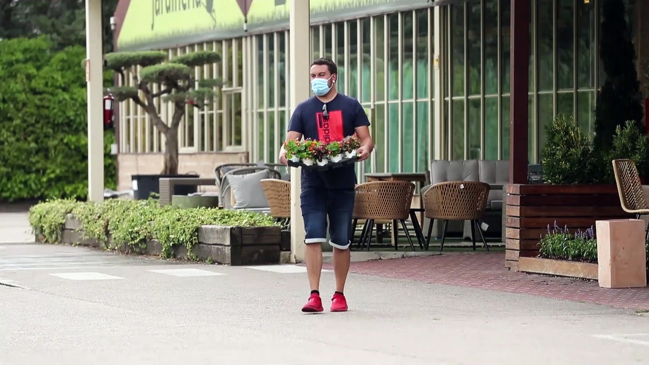 Belén Esteban disfruta de un día de compras junto a su madre