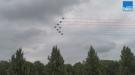 Hommage de la Patrouille de France aux soignants du CHU de Reims