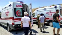 Tunceli-Elazığ karayolunda midibüs ile otomobil çarpıştı: 1 ölü, 17 yaralı