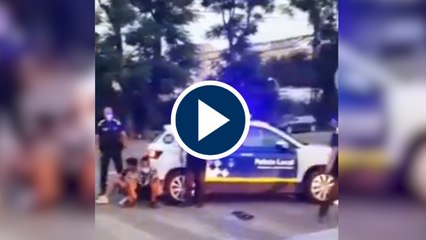 Un grupo de menas se lía a puñetazos con la policía local en un pueblo de Tarragona