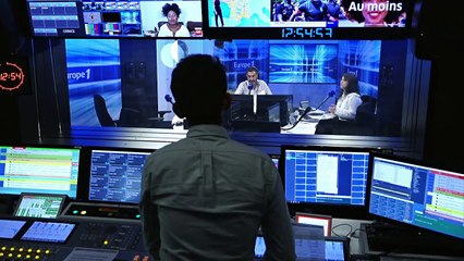 ARCHIVES - Quand Zizi Jeanmaire évoquait son "truc en plumes" sur Europe 1