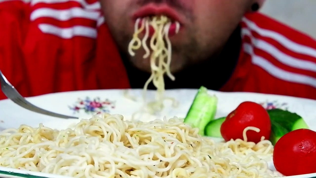ASMR NOODLES + CUCUMBERS + TOMATOES | NO TALKING (EATING SOUNDS)