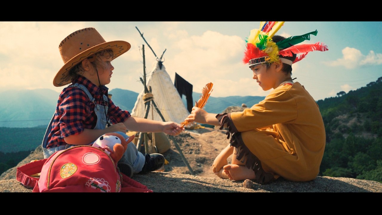 Guillem Soler - Lluny d'aquí - Videoclip oficial