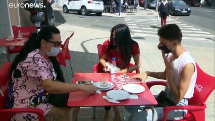 Covid-19 : quatre millions de Barcelonais invités à rester chez eux