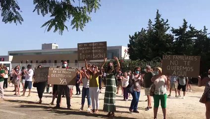 Trabajadores y familiares del asilo San José piden la dimisión de Carmen Collado