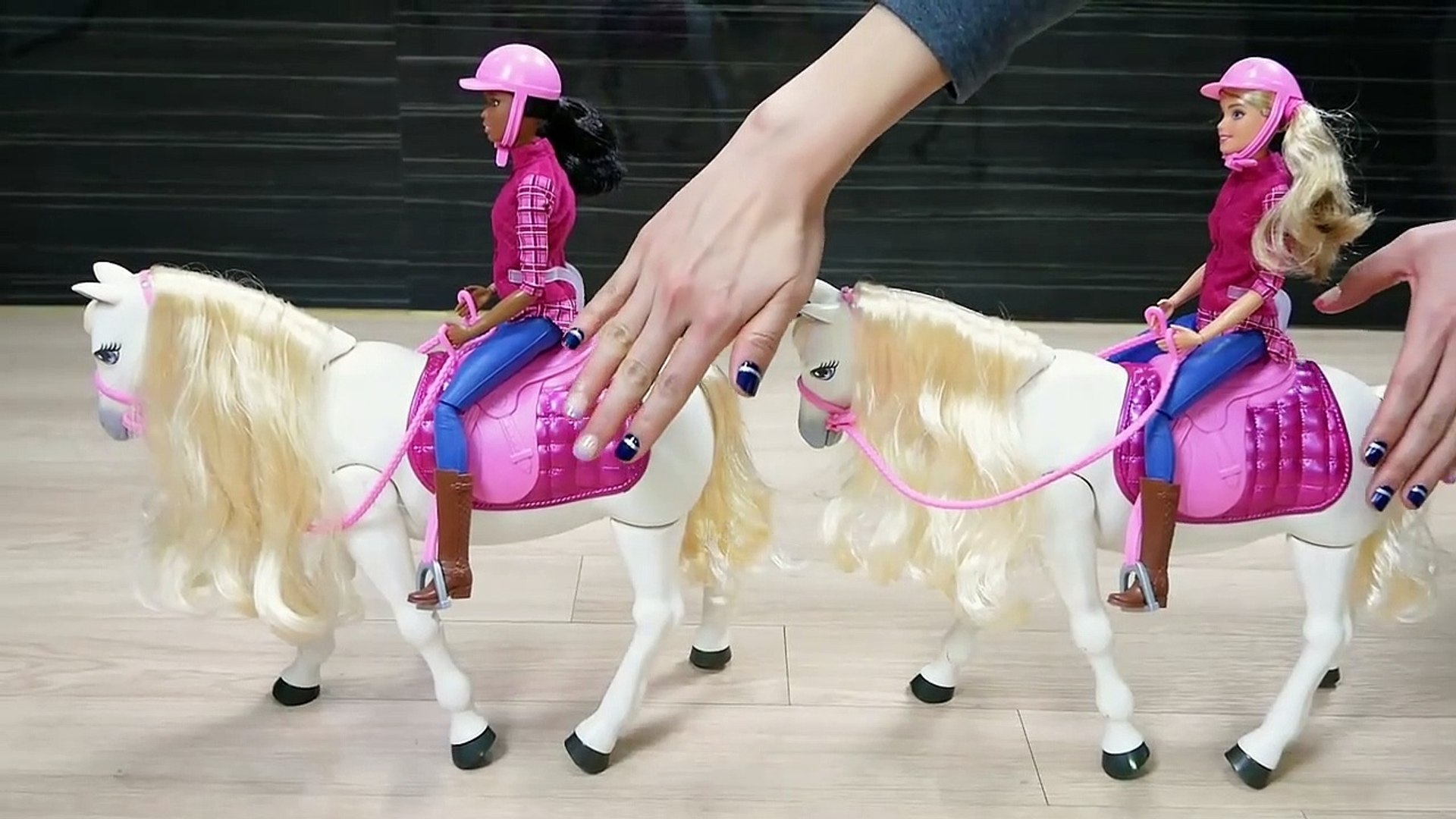 Barbie Dream Horses Voice and Touch Activated! Barbie muñeca Caballo Barbie  Brinquedo de Cavalo - video Dailymotion