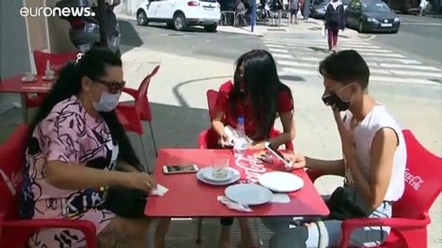 Коронавирус не сдается: жителей Барселоны призвали не выходить из дома