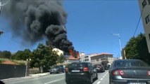 Un aparatoso incendio en un edificio de Silleda (Pontevedra) obliga a desalojar 15 viviendas
