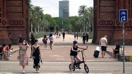스페인 바르셀로나, 코로나19 재확산 기미에 "집에 머물라" / YTN